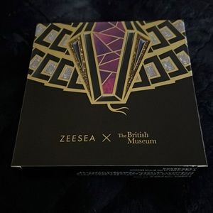 Zeesea Cosmetics X The British Museum Cobra Palette